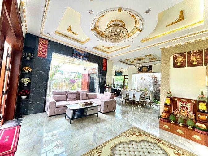 BÁN CĂN VILLA PHONG CÁCH HOÀNG GIA ở  TP. ĐÀ LẠT SIÊU ĐẸP, SIÊU SANG 