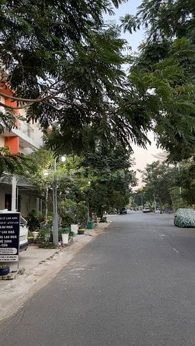 Bán nhanh căn nhà phố cách đường Liên Phường chỉ 100m giá ngộp