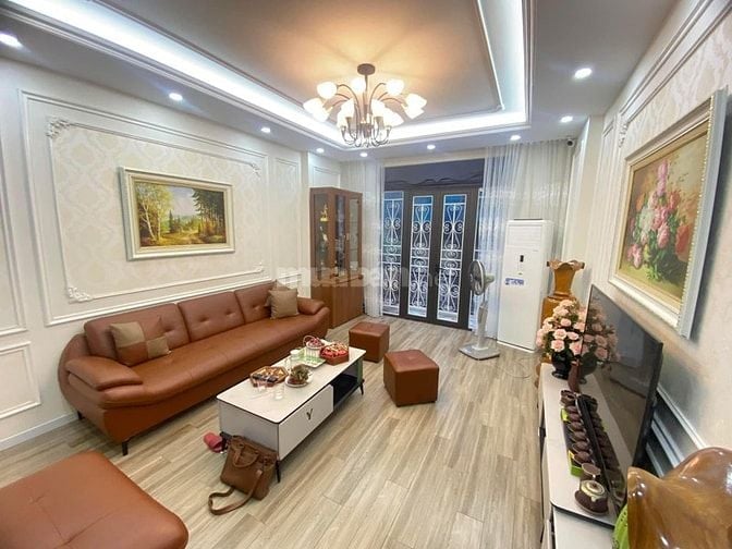 Cần Tiền Bán Nhà Đ.Ngô Gia Tự Quận 10 4tỷ2/ 40m2 có Hđ thuê 16tr/th