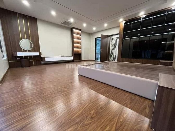 Cần Tiền Bán Nhà Đ.Ngô Gia Tự Quận 10 4tỷ2/ 40m2 có Hđ thuê 16tr/th