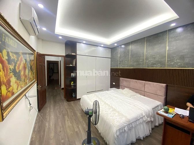 Cần Tiền Bán Nhà Đ.Ngô Gia Tự Quận 10 4tỷ2/ 40m2 có Hđ thuê 16tr/th