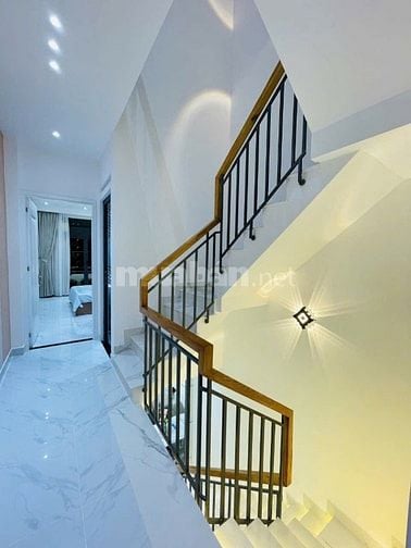 Sổ hồng riêng chính chủ căn 42m2 Nguyễn Huy Lượng P14 Bình Thạnh