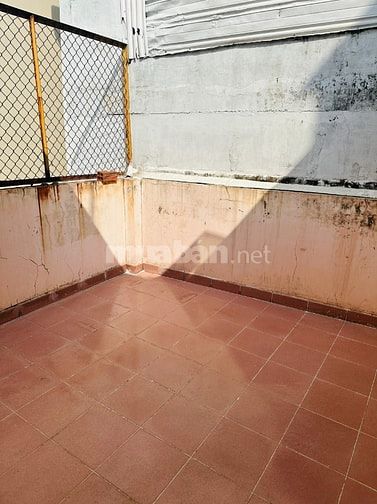Cho thuê nhà 207/1 Lý Thái Tổ, P9, Q10. DT: 3.2x10,2m, 2 lầu, ST, 3PN