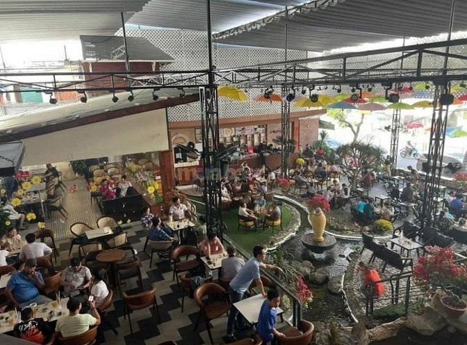 Sang quán cafe sân vườn 800m² khu sầm uất Tân Phú 