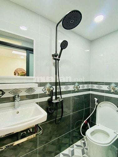 Bán gấp nhà 56m2 Bàu Cát 3. Phường 14. Tân Bình. Giá 2 tỷ 890. Bớt lộc