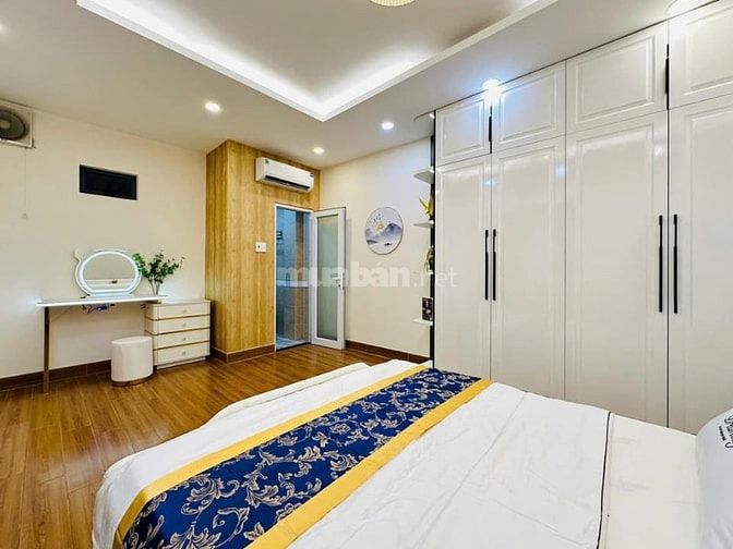 Đi nước ngoài định cư bán gấp nhà ở đường Phạm Thế Hiển, phường 7, quậ