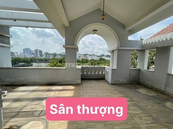 Giá chỉ 40 tỷ ,tôi cần bán căn Villa mặt sông 10m x 18m Q.Phú Nhuận