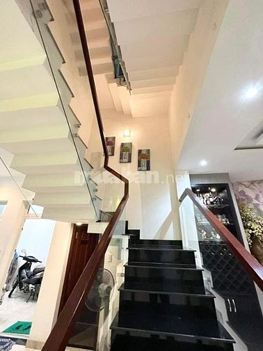 Cần tiền làm ăn bán gấp nhà 60m2 đ.Thái Phiên,q11-giá 910tr-sổ riêng