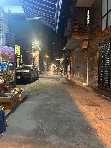 Bán Nhà Hai Bà Trưng 43m -Ô tô tránh- Gara - Kinh Doanh
