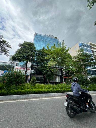 Bán gấp lô đất ngõ 603 Lạc Long Quân, Tây Hồ, DT 438m2 3 mặt thoáng.