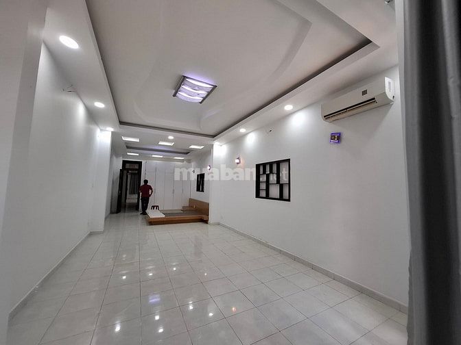 Mặt tiền Lý Thường Kiệt . 100m2 , 5 lầu ,9 PN , thang máy chỉ 28,5 tỷ