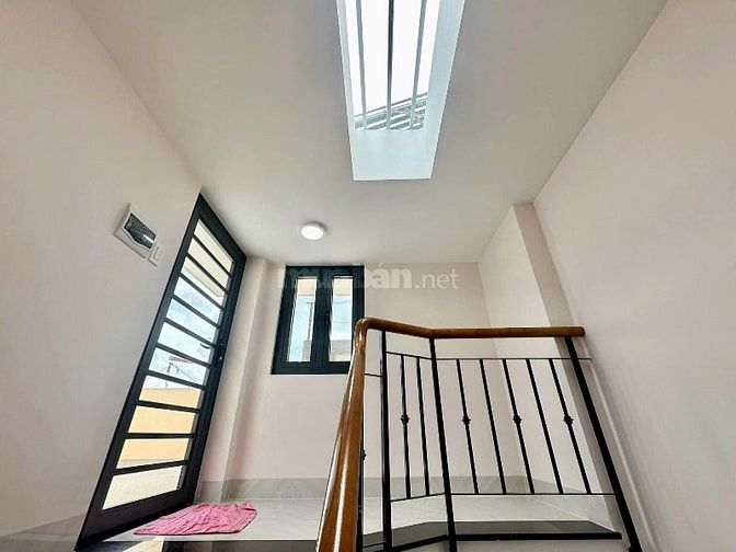 Nhà mới đường Nhiêu Tứ, Phú Nhuận. DT 4.5mx8m. 1 trệt 2 lầu ST