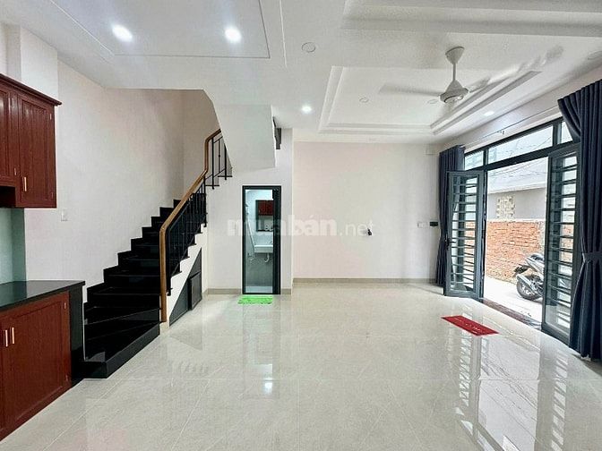 Nhà mới đường Nhiêu Tứ, Phú Nhuận. DT 4.5mx8m. 1 trệt 2 lầu ST