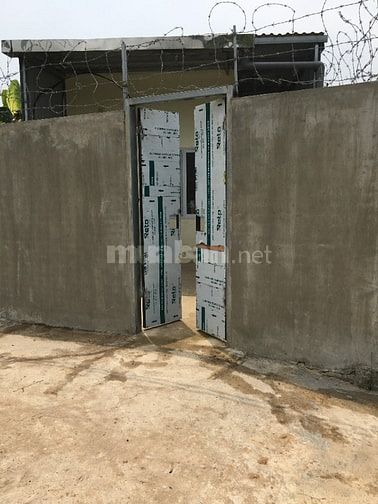 Cho thuê 2 căn nhà cấp 4 mới xây , sân chung 12 m vuông ,