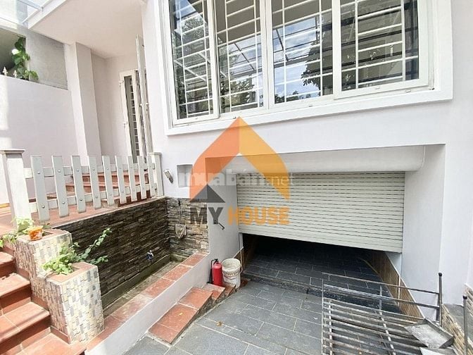 VILLA PHỐ SAU LƯNG MEGA Q2 VỪA SƠN SỬA NHƯ MỚI 3PN RẺ BÈO CHỈ 35 CÁ