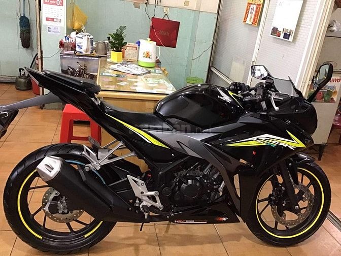 HONDA CBR 150cc.SX 2016,ZIN 100%. ODO 10K.XE CỰC ĐẸP. GIẤY TỜ XỊN.