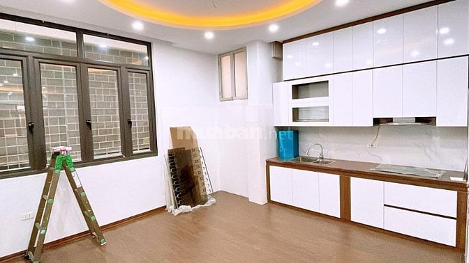 Bán gấp nhà Mặt phố Bùi Thị Xuân giá 71 tỷ, 110mx6 tầng, ĐẸP - ĐẦU TƯ 