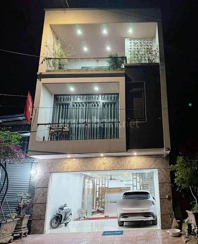 Nhà mặt phố Cổ Lý Nam Đế - HK, Dt 120 m2 sàn, Vị trí Đẹp, Gara Ôtô, KD