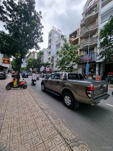 Hạ giá 30 tỷ bán gấp Mặt tiền Lý Thường Kiệt, ngay chợ Tân Bình 