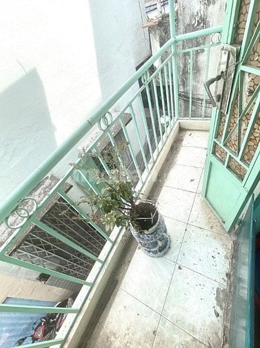 Bán gấp nhà Võ Văn Kiệt, Quận 1, 25m2, 3 tầng, nở hậu, chỉ 2 tỷ nhỉnh