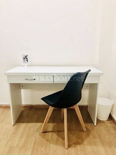 Cho thuê căn hộ ngõ 97 Văn Cao, Quận Ba Đình, gần hồ Tây, 65m2