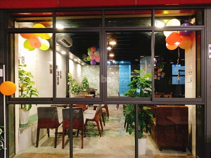 CHO THUÊ hoặc SANG Cafe Góc 2 MT. Quận 8