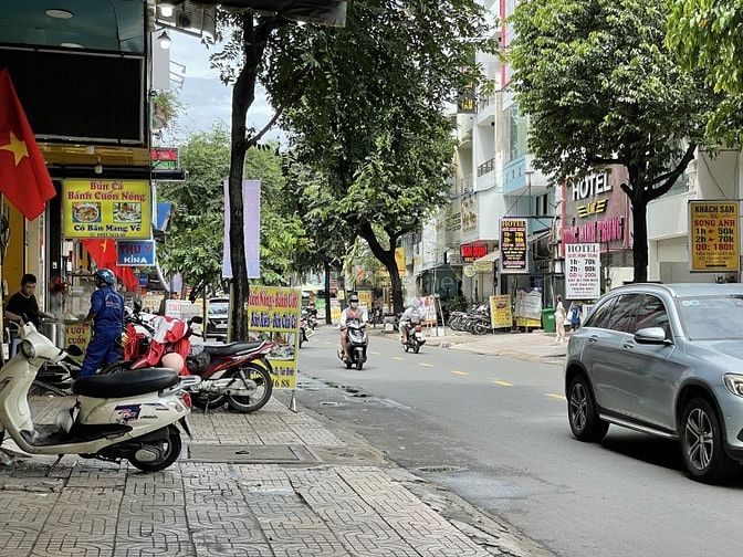 Mặt tiên Khu K300 , tân bình , ( 5,4 x 8 ) nở hậu , 4 tầng chỉ 9.4 tỷ