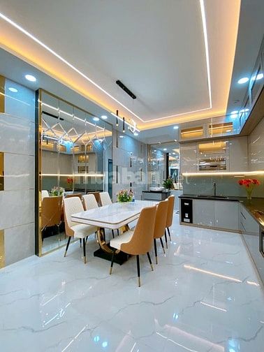 BÁN NHÀ NGAY MẶT TIỀN xây 52m2 Quận 1. Gần Cầu Bông, mua vào ở liền.