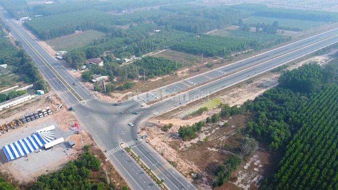 9989m2 đất 3 mặt tiền xã Long Phước sân bay Long Thành giá 4.5tr/m2