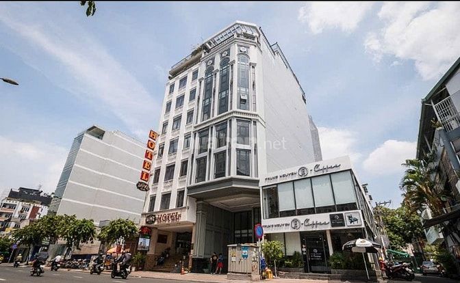 Bán tòa nhà  Bạch Đằng, P2, Tân Bình, DTXD 2.000m2 - Hầm 9tầng, 93TY