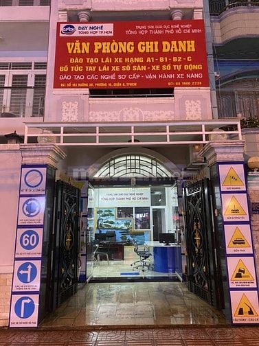 Nhân viên Ghi danh trường lái xe