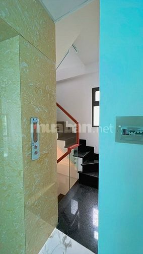 MT Âu Cơ ngay vòng xoay, 355m2.Hầm 7 tầng,thang máy.Thu nhập 600tr.