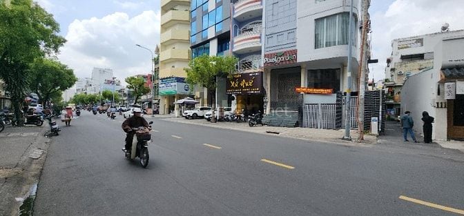 Hàng Hiếm Building Khu Phan Xích Long , 8,2x28, 1 hầm 6 tầng , 34 tỷ