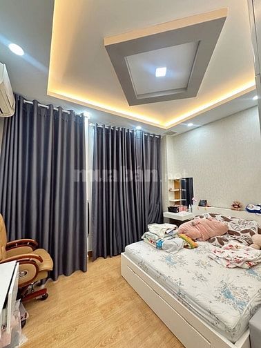 6m oto vào nhà , Quận 11 , 61M2 4 Tầng , hoàn công đủ , 8.x tỷ