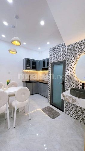 Xoay vốn bán nhà Bình Đông, p.13, Quận 8. Giá 2,62 tỷ/39m2, hẻm xe hơi