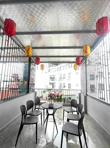 Cho thuê nhà 34 m2x6 tầng, tại phố Trích Sài, phường Bưởi, Tây Hồ, HN