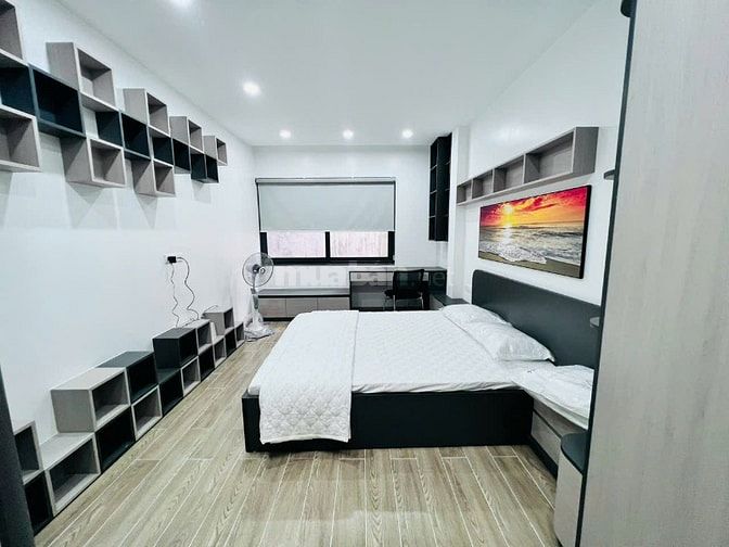 Cho thuê nhà 34 m2x6 tầng, tại phố Trích Sài, phường Bưởi, Tây Hồ, HN