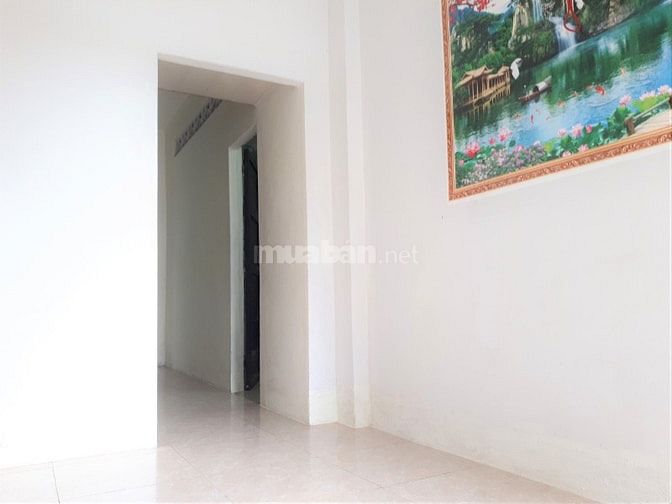 Cho thuê căn hộ 40m2, 1PN 1PK 1PB 1WC, tầng 3 chung cư hướng Đông