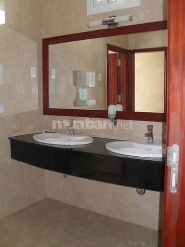 Cho thuê văn phòng đẹp MT Nguyễn Văn Trỗi, PN, 110m2, 55 triệu/ tháng 