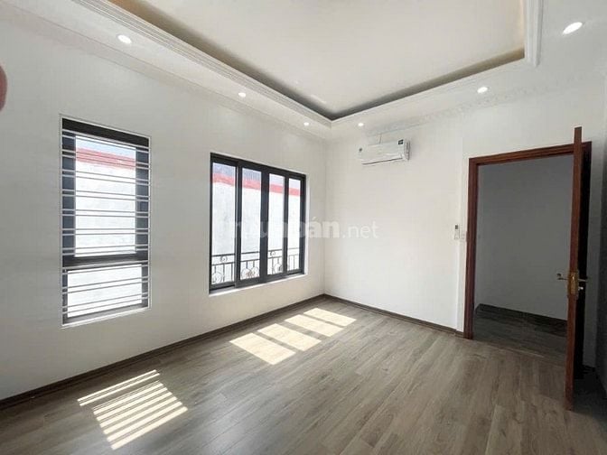 Bán nhà Mặt phố thuốc Bắc 100 m2 mặt tiền 5 m