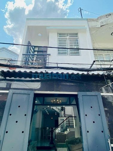 Nhà ngộp giá rẻ 4 tỷ 680 Thái Phiên Quận 11, 49m2, 1 lầu 2 pn, SHR