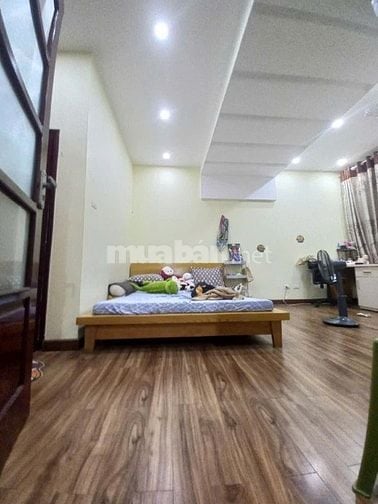 Bán gấp nhà đẹp Hai Bà Trưng, ngõ ô tô tránh, diện tích 60m², giá chỉ 