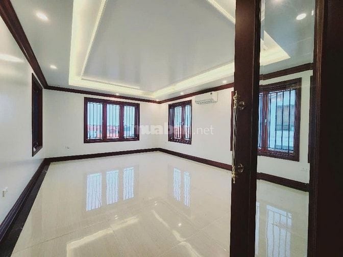 Bán nhà Hai Bà Trưng, ngõ vip, ô tô tránh, diện tích 60m², giá 11 tỷ.