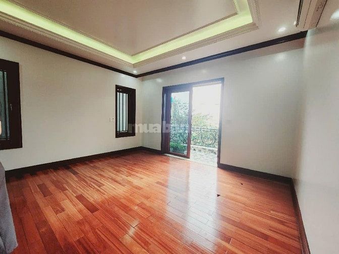 Bán nhà Hai Bà Trưng, ngõ vip, ô tô tránh, diện tích 60m², giá 11 tỷ.