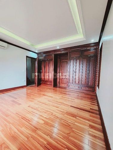 Bán nhà Hai Bà Trưng, ngõ vip, ô tô tránh, diện tích 60m², giá 11 tỷ.