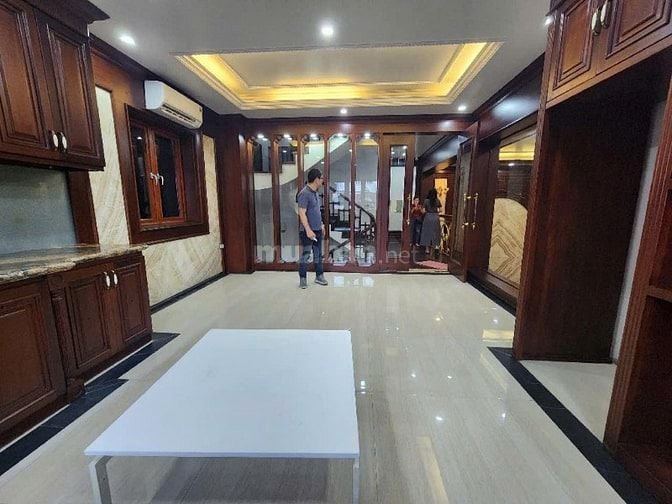 Bán nhà Hai Bà Trưng, ngõ vip, ô tô tránh, diện tích 60m², giá 11 tỷ.