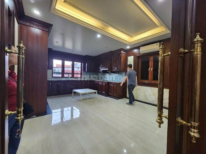 Bán nhà Hai Bà Trưng, ngõ vip, ô tô tránh, diện tích 60m², giá 11 tỷ.