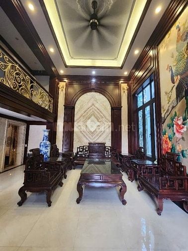 Bán nhà Hai Bà Trưng, ngõ vip, ô tô tránh, diện tích 60m², giá 11 tỷ.