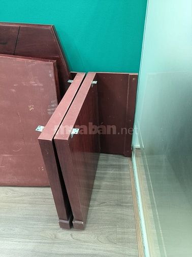 Thanh lý 1 bàn họp và 1 bàn giám đốc