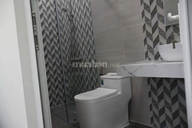 Bán nhà hẻm 382 Nguyễn Thị Minh Khai  DT: 3,8x8 . 1 Trệt Lửng ,Lầu 3PN